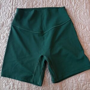 Cloud II Volley short in forest